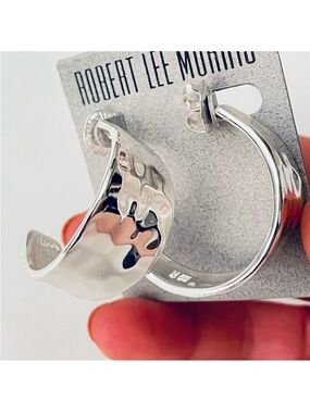 NWT Robert Lee Morris Soho Thick Silver Hammered Shinny Gorgeous Hoops earrings